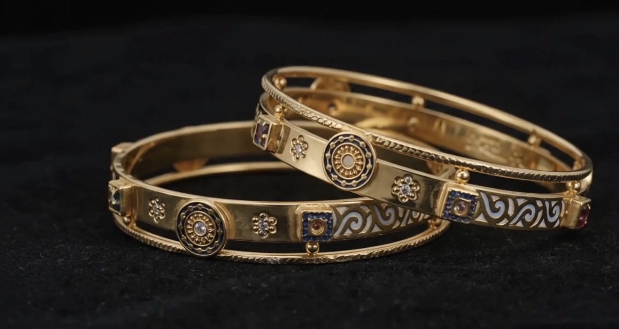 Royal Medallion Bangle