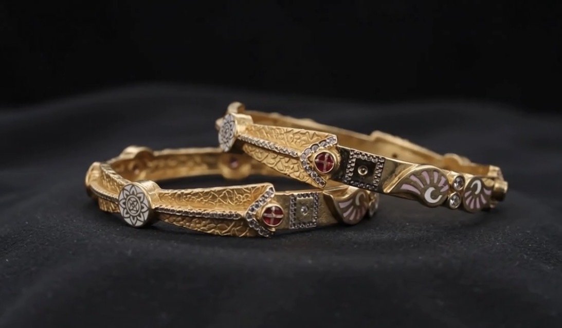 Royal Filigree Bangle